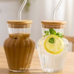 Стаклена чаша со уникатен дизајн - a5955