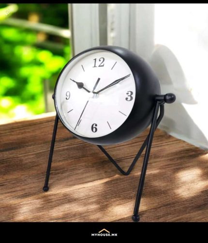 ЧАСОВНИК ЗА НА МАСА ЦРН/БЕЛ